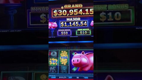 Any Piggie's a Good Piggie! #casino #slots #slotmachine #jackpot #slotwin #casinogame #bonusfeature