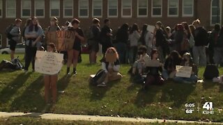 Shawnee Mission North students stage walkout