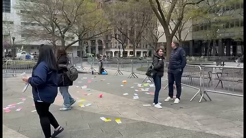 FRENTE AL TRIBUNAL EN NEW YORK DONDE TIENEN EL FALSO JUICIO DE TRUMP