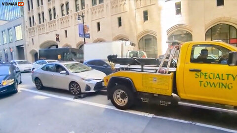 Tow Truck Driver Tries Stealing A Car In Broad Daylight At A Stop Light In Hellhole San Francisco