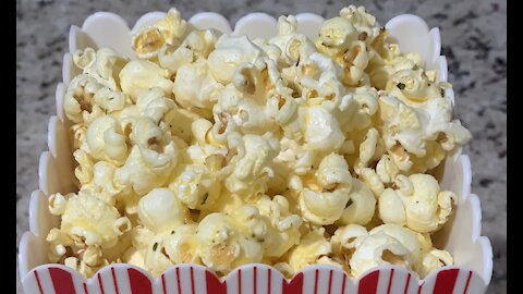 Popcorn made easily, quickly and with no mess