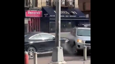 CIVILIAN CAR BEING CHASED🌇🚙🛞🚗 ON THE STREETS IN NEW YORK CITY🌆🚖🛻🐚💫