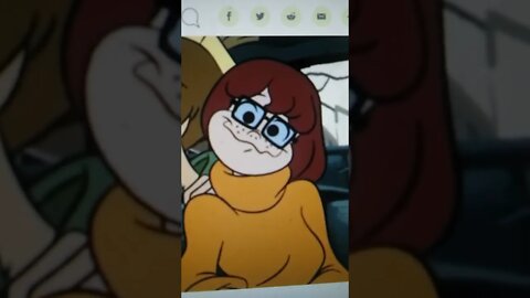 Sexy Velma Actress Linda Cardellini Praises the Lesbian Velma