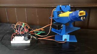 Ce jeune a inventé un robot un peu particulier