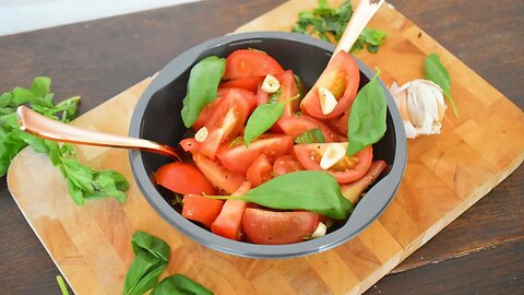 Quick & Easy Salad: Fresh Tomato Basil Garlic Salad Recipe