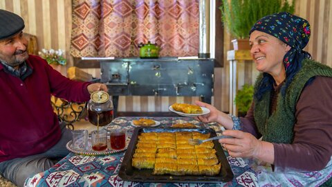 Making Traditional Turkish Baklava, Baking Sweets