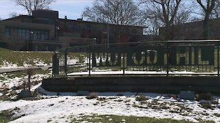 A group of Clevelanders works to get community-owned laundromat built