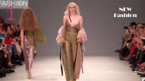 fashion catwalk fails 2018 funny video must watch till in the end new fashio Special all