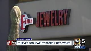 Thieves rob jewelry store, hurt manager in Scottsdale