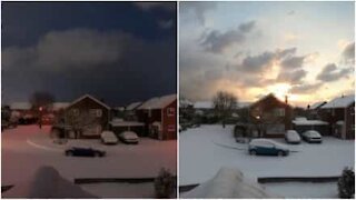 Un quartiere inglese coperto di neve in time-lapse