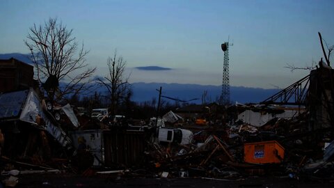 Deadly tornadoes rip across Illinois, Kentucky, Missouri, Arkansas, Tennessee