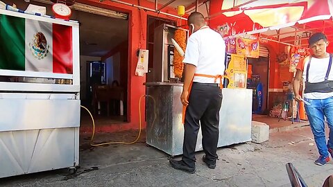 Amazing $0.50 local street food style Mexican tacos in Acapulco 🇲🇽