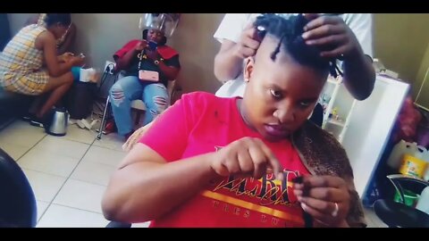 Cutting and replacing a 5 years old dreadlocks inn South Africa | #locstyles #africafashion #locs