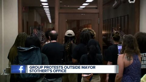 Group protests outside Mayor Stothert's office