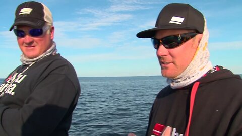 MidWest Outdoors TV Show #1580 - Walleye from Lake Michigan at Sturgeon Bay with the Abu Garcia Crew