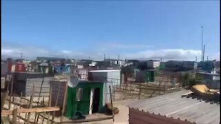 WATCH: Khayelitsha residents may lay charge over tear gas allegedly fired into home (Rx8)