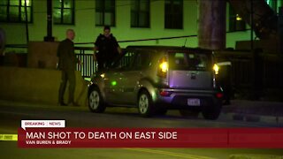 54-year-old man shot to death on Van Buren St.