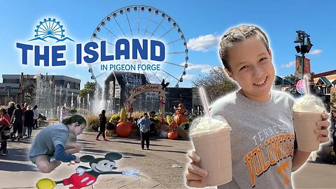 The Island In Pigeon Forge Chalkfest | Fall Crowds & Decoration Tour