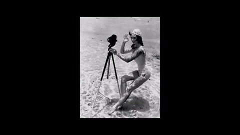 Photographer Took the First Underwater Photos in 1938, And They Are Brilliant!