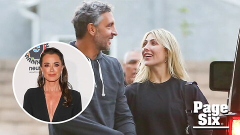 Mauricio Umansky spotted holding hands with 'DWTS' partner Emma Slater amid Kyle Richards split