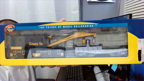 Santa Fe 200ton MOW crane Athearn Ho scale review