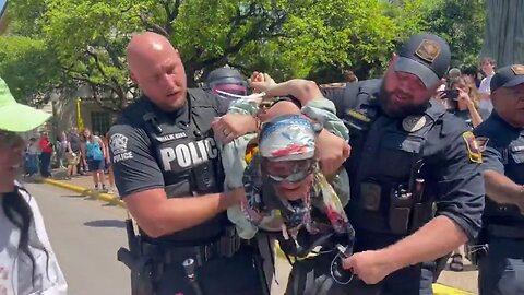 UT-Austin Protestors Hit With Pepper Spray By Police, Have Meltdowns When Carted Off: Part 1