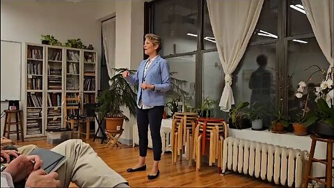 Diane Addresses Young Voters at Manhattan Meeting
