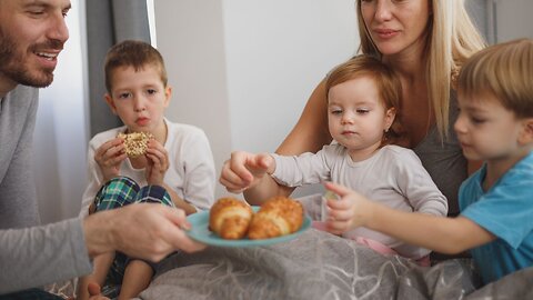 Here's why you should be having family dinners more often