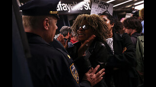 Протесты БЛМ на станция метро Бродвей Лафайет после удушения 30летнего бомжа нападавшего в метро