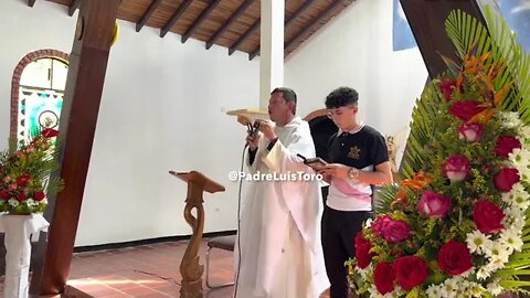 El Matrimonio Cristiano. Ex-Adventistas se casan. Preside el Padre Luis Toro.