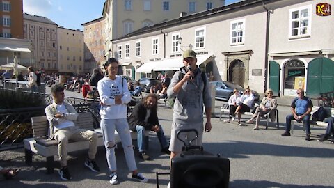 Erwin mit einer seiner Reden nach dem Protestmarsch in Salzburg