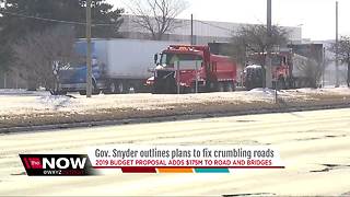 Gov. Snyder outlines plans to fix crumbling roads