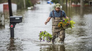 Michigan Residents Forced To Evacuate As 2 River Dams Overflow