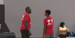 NBA star Jason Richardson puts on special clinic for athletes