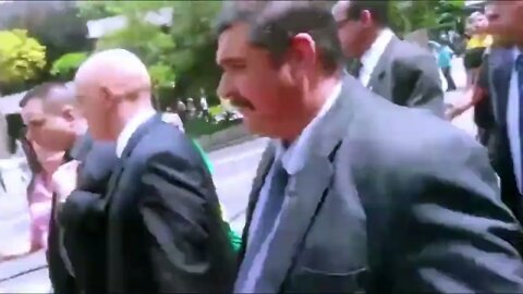 ALEXANDRE DE MORAIS CORRE PRA NÃO SER LINCHADO NA PAULISTA