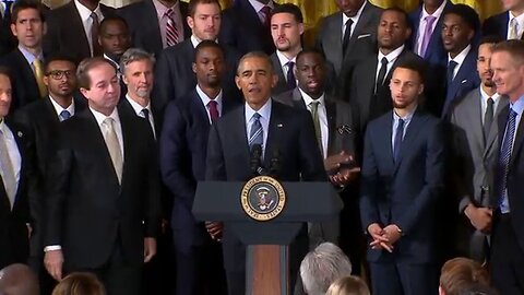 Obama Pranks The Golden State Warriors? 🤣