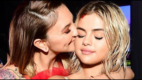 Fans SHOCKED After Selena Gomez Posts Picture Covered In BLOOD In New Post With Julia Michaels!