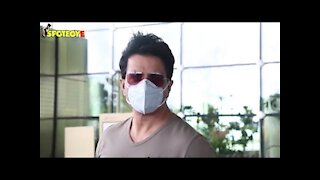Sonu Sood Spotted with his Wife At The Airport | SpoboyE