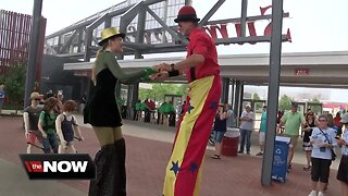 A day in the life of a street performer at Summerfest