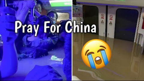 Passengers trapped in flooded subway in China 😔 😭