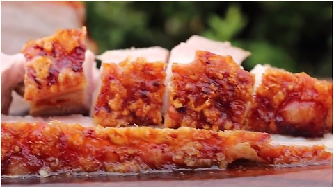 How to make deliciously crispy pork belly
