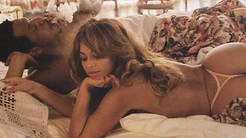 Beyoncé & Jay Z Share NSFW Photos For On The Run Tour 2!