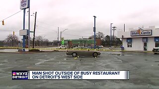 Man shot in buttocks outside White Castle in Detroit