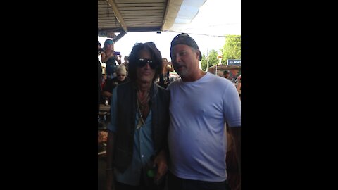 Joe Perry Visits Strokers Dallas