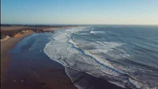Drone filmer kitesurfing i Californien