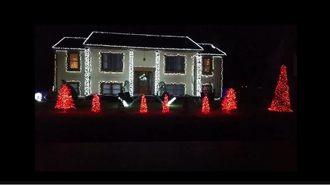 Connecticut home puts on incredible Christmas light show