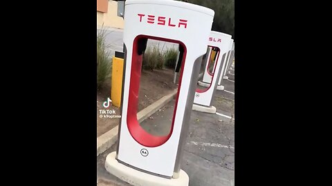 THIEVES CUT TESLA EV CHARGING CABLES🚏🚗🔌👨‍🔧🔋TO STEAL COPPER WIRE🚏🚙🔌🧑‍🔧🔋🚏💫