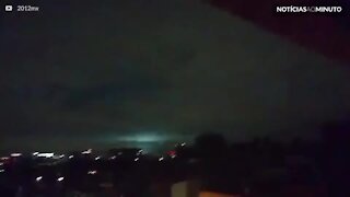 Luzes misteriosas no céu do México durante terremoto