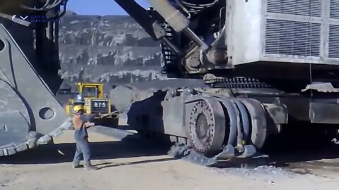 World Dangerous Huge Excavator Operator Skill - Oversize Load Heavy Equipment Machines Working