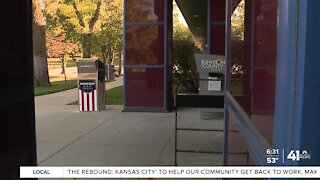 Advance voting starts on Saturday in Johnson County